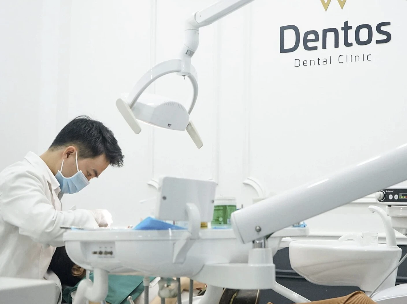 Phương pháp tẩy trắng răng tại Dentos