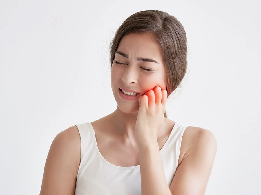 Sai khớp cắn sau khi bọc răng sứ gây đau nhức, mỏi hàm