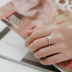 Những mẫu nhẫn kim cương đẹp - Nhẫn đính hôn Solitaire Pave 3 mặt tấm NCH1206
