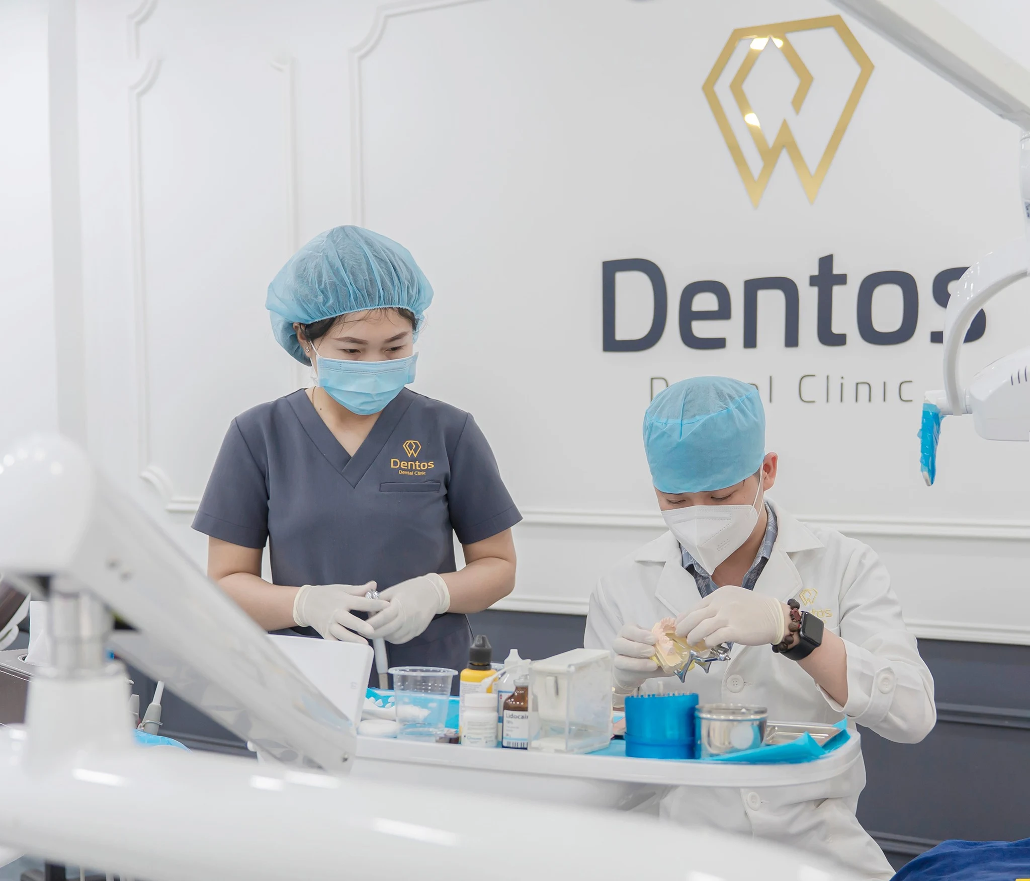 Nha khoa Dentos là một trong những trung tâm làm răng sứ hàng đầu tại TP.HCM